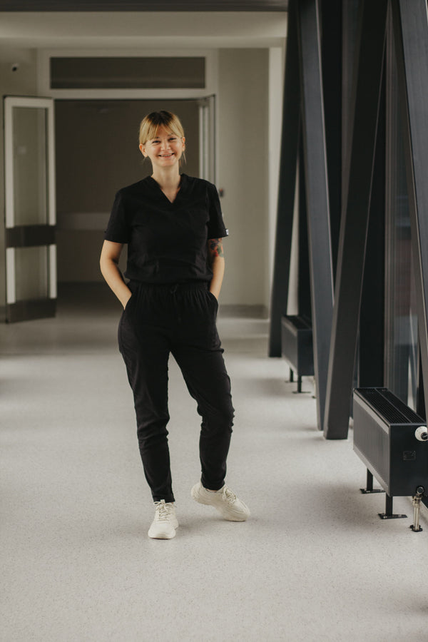 What Shoes to Wear With Black Scrubs