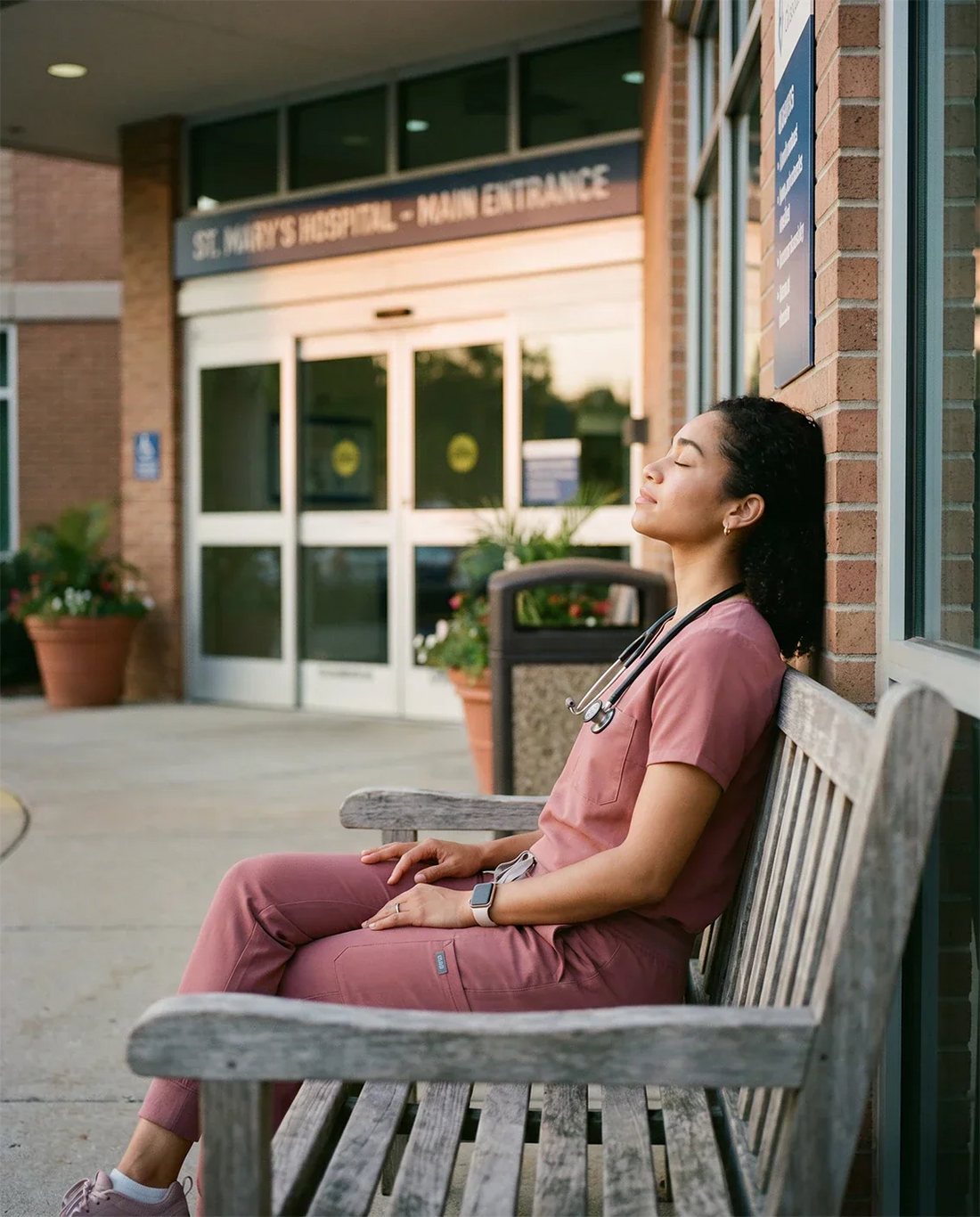 The Most Comfortable Scrubs for Women in 2026 — Where the Pain Actually Comes From