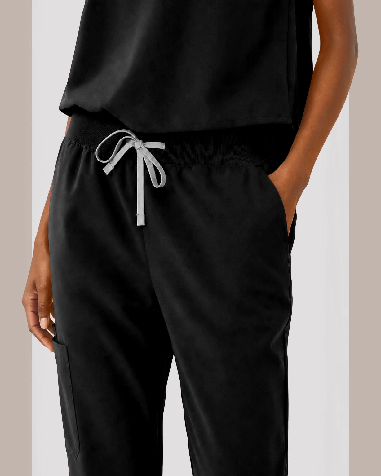 Black Eipnare Women's Sleeveless Mandarin Collar Jogger Scrub Set - Stretch Medical Scrubs for Women