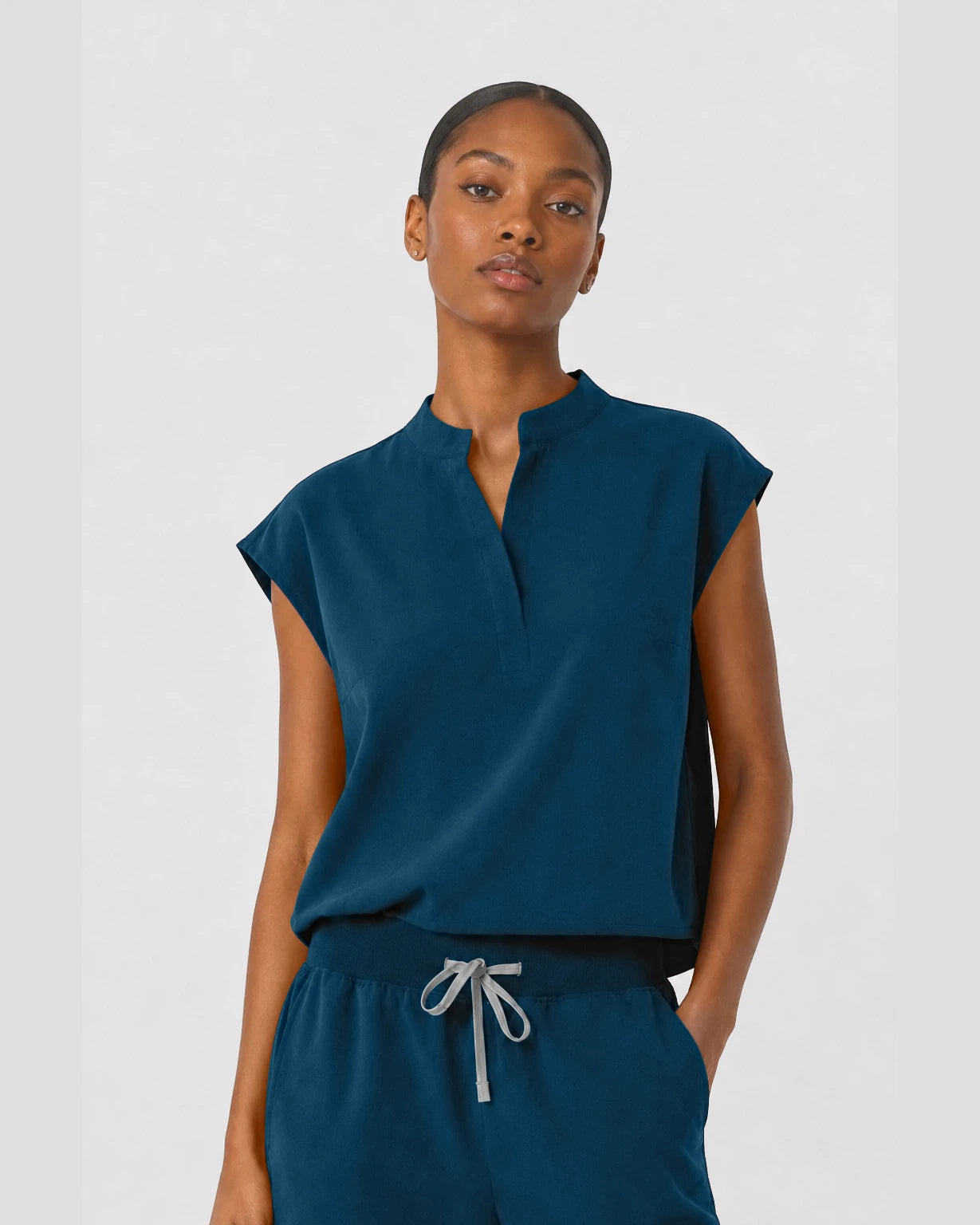 Caribbean Blue Eipnare Women's Sleeveless Mandarin Collar Jogger Scrub Set - Stretch Medical Scrubs for Women