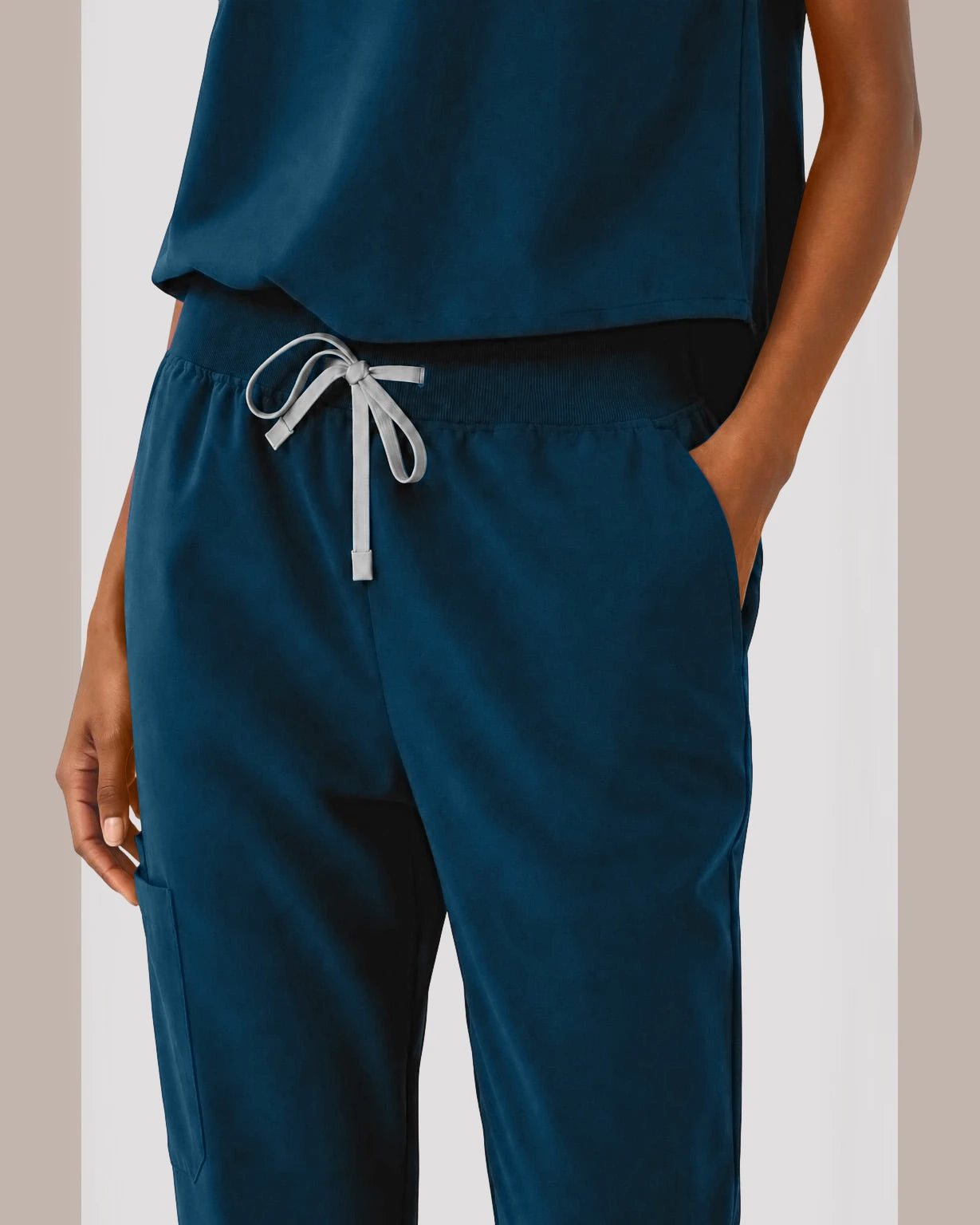 Caribbean Blue Eipnare Women's Sleeveless Mandarin Collar Jogger Scrub Set - Stretch Medical Scrubs for Women