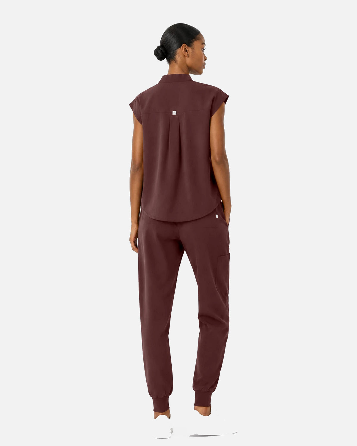 Coffee – Eipnare Women's Sleeveless Mandarin Collar Jogger Uniform Set – product image 03
