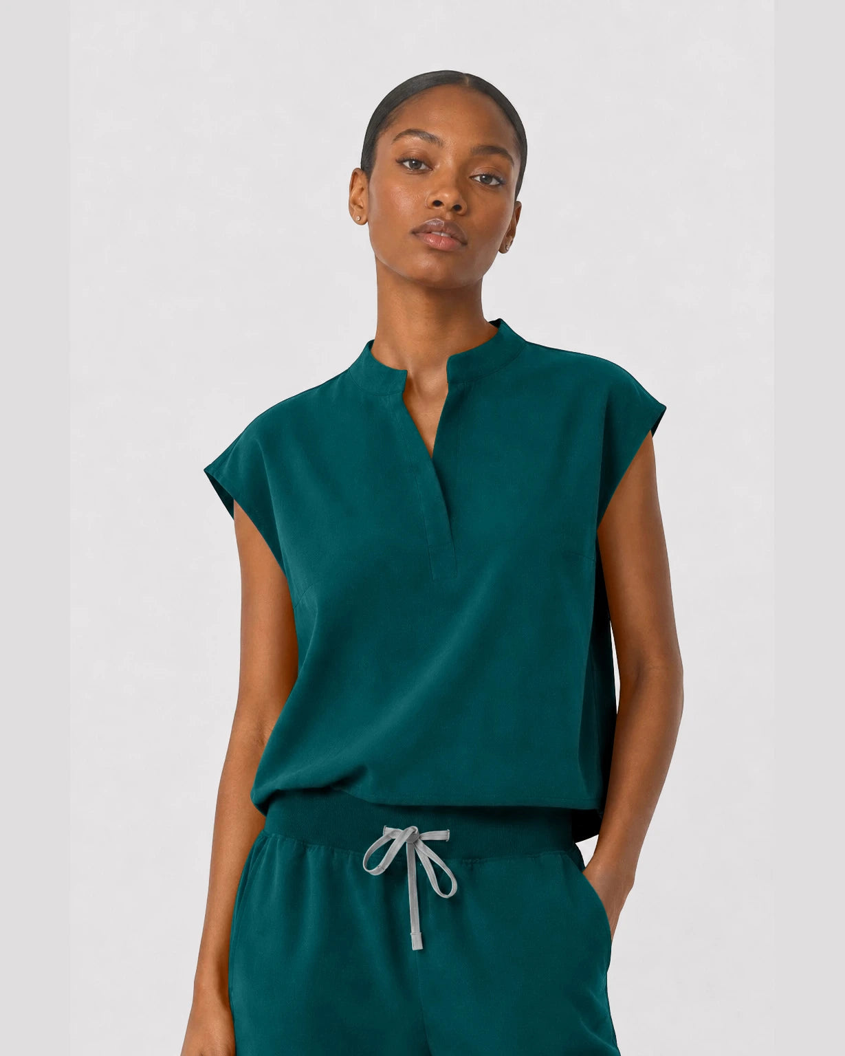 Dark Green Eipnare Women's Sleeveless Mandarin Collar Jogger Scrub Set - Stretch Medical Scrubs for Women