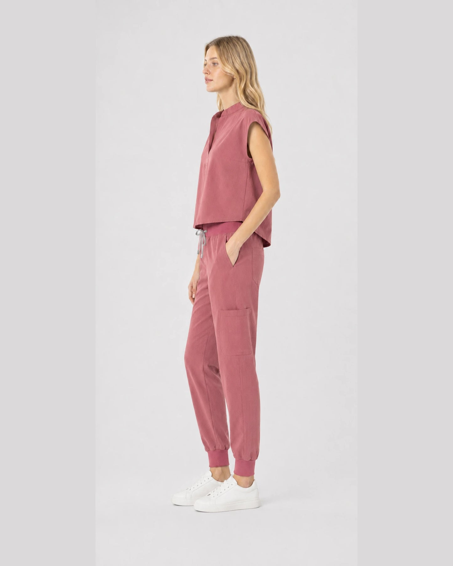 Flesh Pink Eipnare Women's Sleeveless Mandarin Collar Jogger Scrub Set - Stretch Medical Scrubs for Women