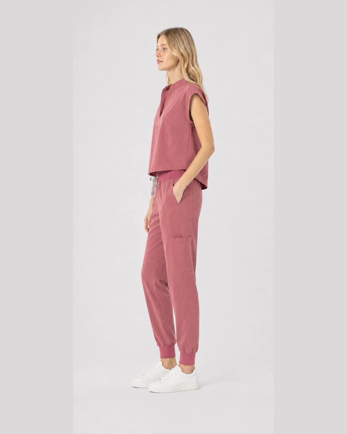 Flesh Pink Eipnare Women's Sleeveless Mandarin Collar Jogger Scrub Set - Stretch Medical Scrubs for Women