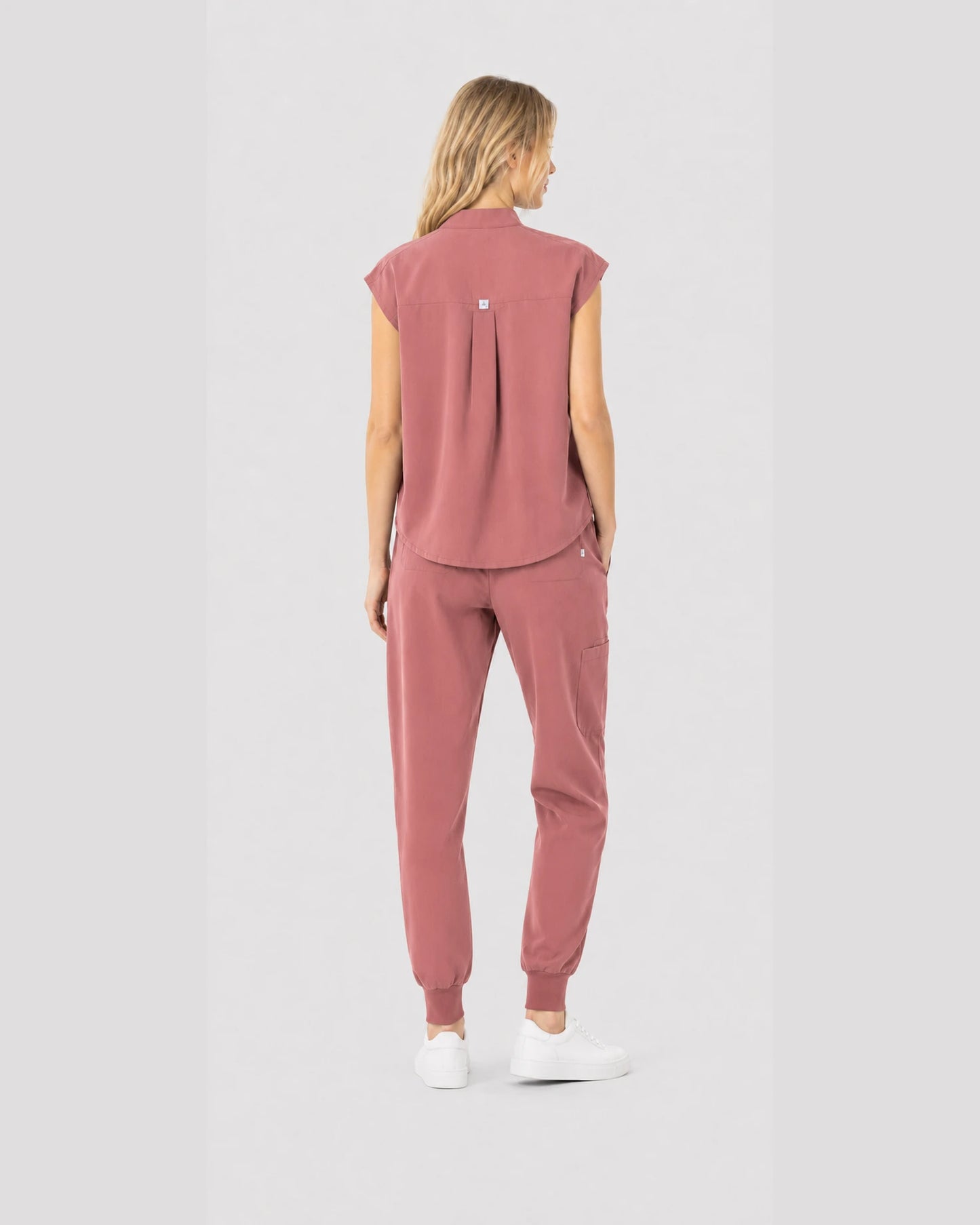 Flesh Pink Eipnare Women's Sleeveless Mandarin Collar Jogger Scrub Set - Stretch Medical Scrubs for Women