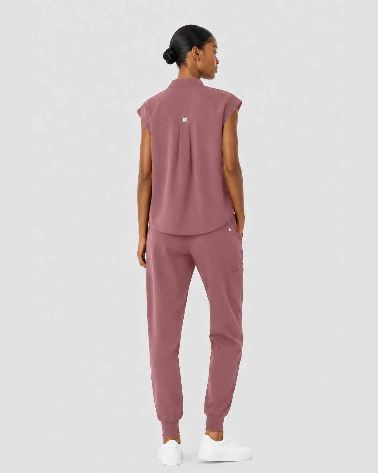 Flesh Pink Eipnare Women's Sleeveless Mandarin Collar Jogger Scrub Set - Stretch Medical Scrubs for Women
