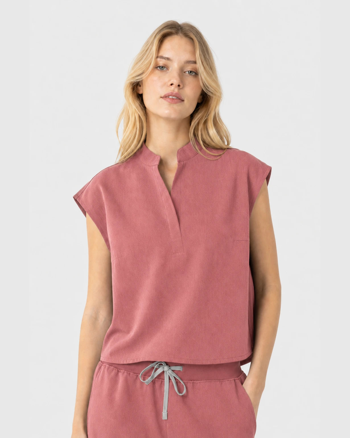 Flesh Pink Eipnare Women's Sleeveless Mandarin Collar Jogger Scrub Set - Stretch Medical Scrubs for Women