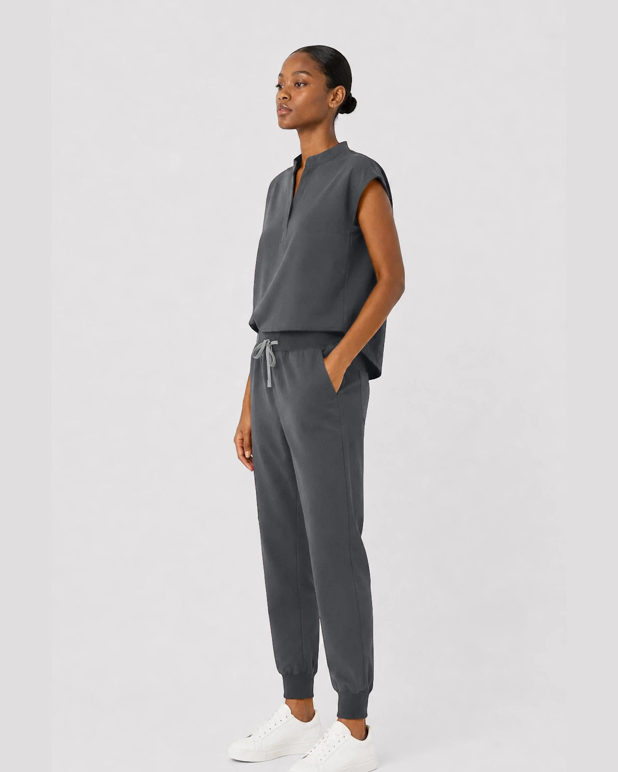 Heather Grey Eipnare Women's Sleeveless Mandarin Collar Jogger Scrub Set - Stretch Medical Scrubs for Women