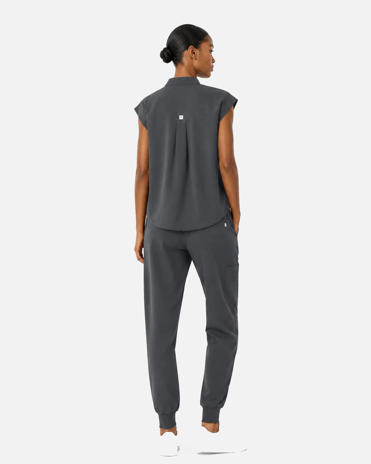 Heather Grey – Eipnare Women's Sleeveless Mandarin Collar Jogger Uniform Set – product image 03