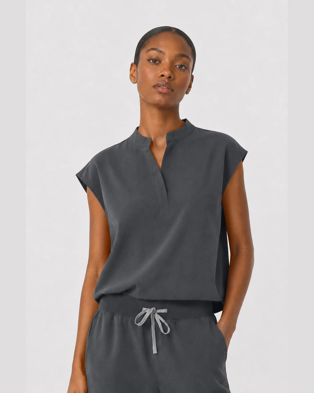 Heather Grey Eipnare Women's Sleeveless Mandarin Collar Jogger Scrub Set - Stretch Medical Scrubs for Women