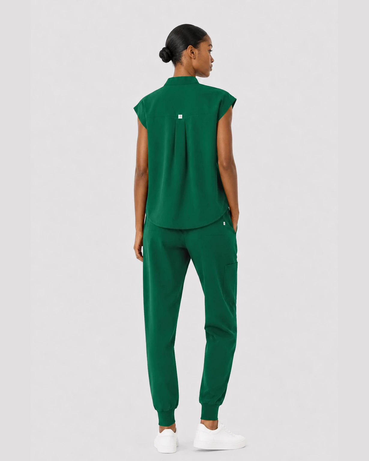 Hunter Green Eipnare Women's Sleeveless Mandarin Collar Jogger Scrub Set - Stretch Medical Scrubs for Women