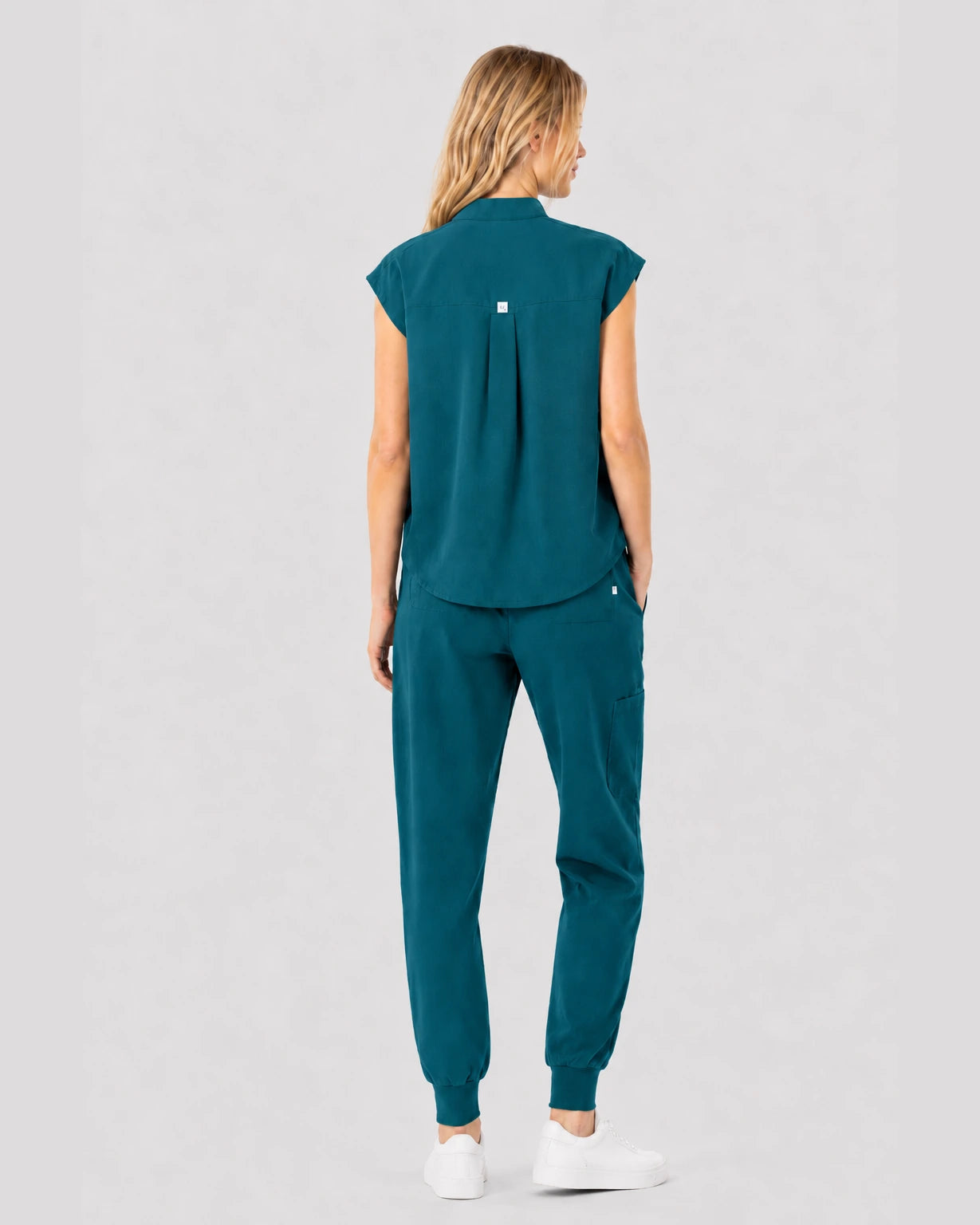 Hunter Green Eipnare Women's Sleeveless Mandarin Collar Jogger Scrub Set - Stretch Medical Scrubs for Women