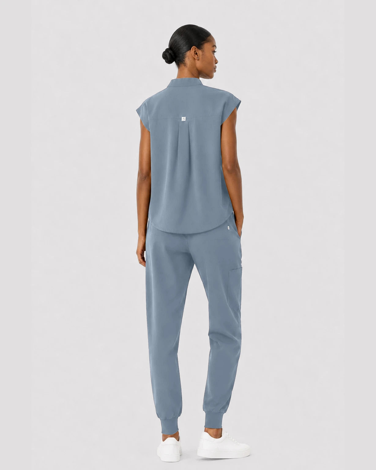Light Blue Eipnare Women's Sleeveless Mandarin Collar Jogger Scrub Set - Stretch Medical Scrubs for Women