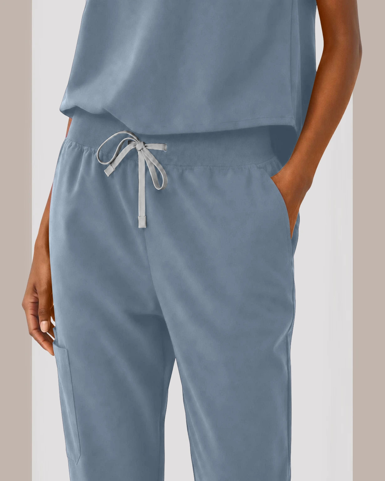 Light Blue Eipnare Women's Sleeveless Mandarin Collar Jogger Scrub Set - Stretch Medical Scrubs for Women