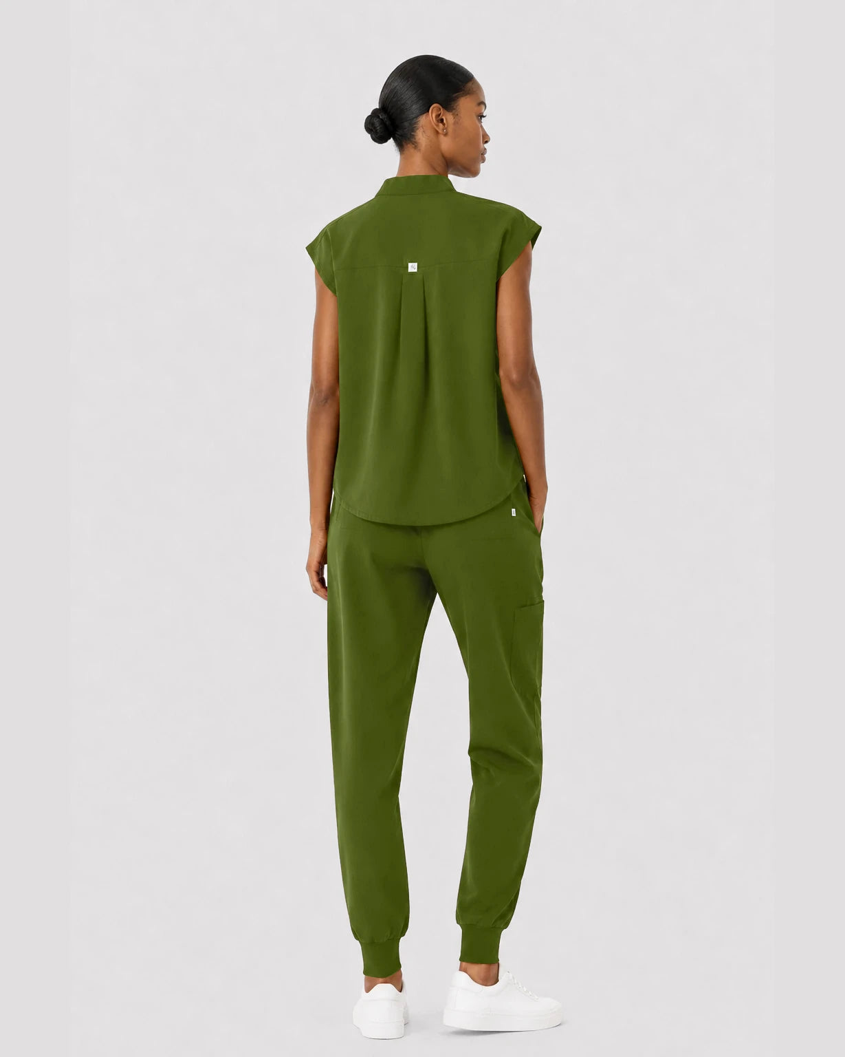 Olive Green Eipnare Women's Sleeveless Mandarin Collar Jogger Scrub Set - Stretch Medical Scrubs for Women