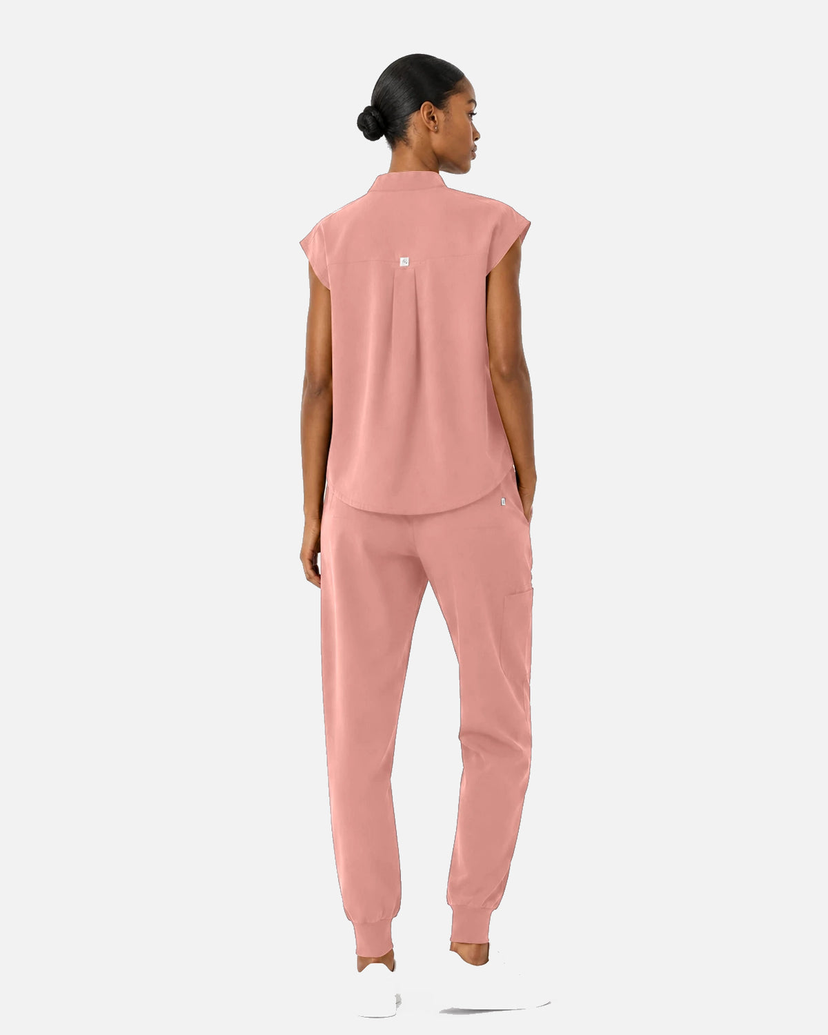 Pink – Eipnare Women's Sleeveless Mandarin Collar Jogger Uniform Set – product image 03