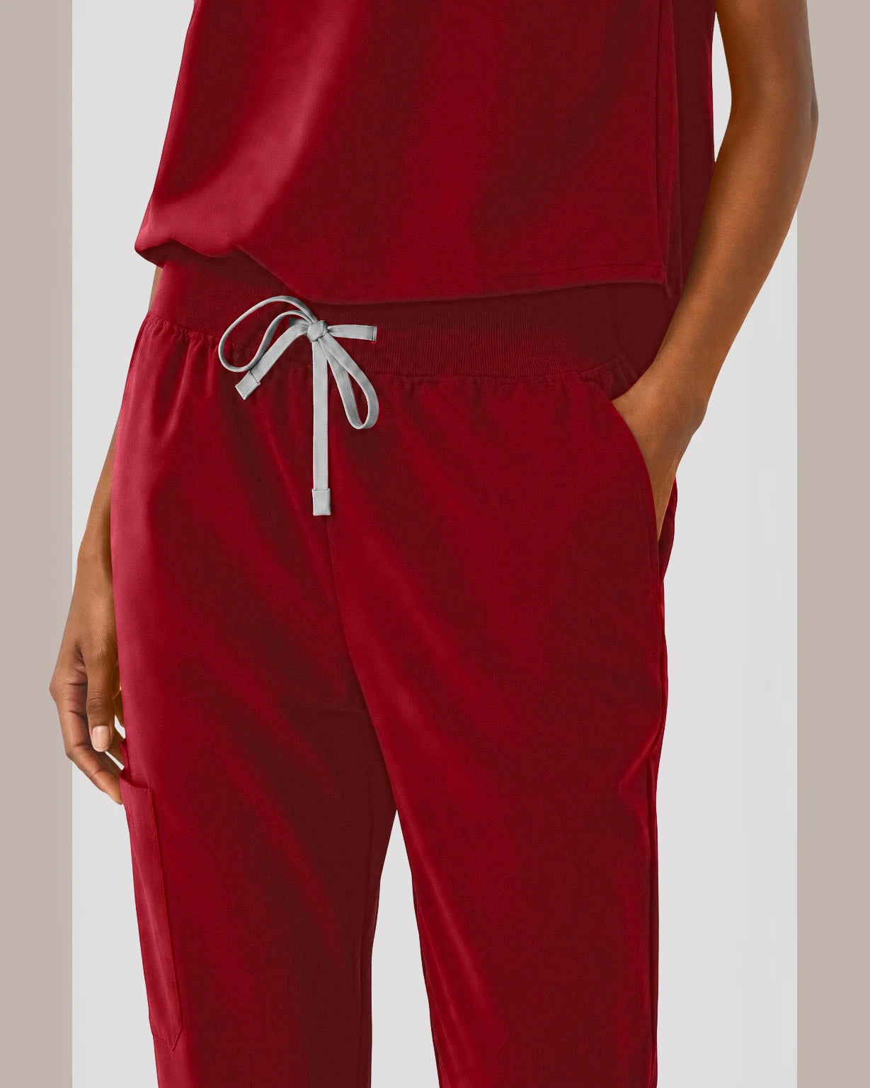 Wine Red Eipnare Women's Sleeveless Mandarin Collar Jogger Scrub Set - Stretch Medical Scrubs for Women